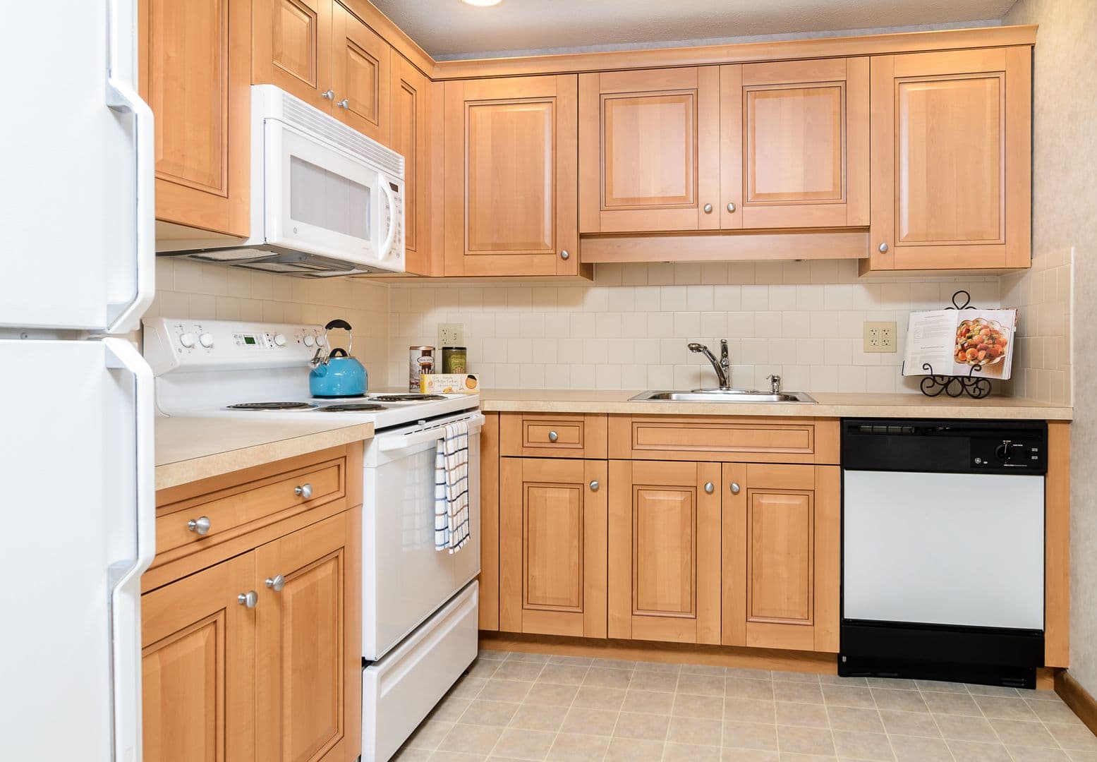 Foxboro Apartment: 169 Chestnut St.