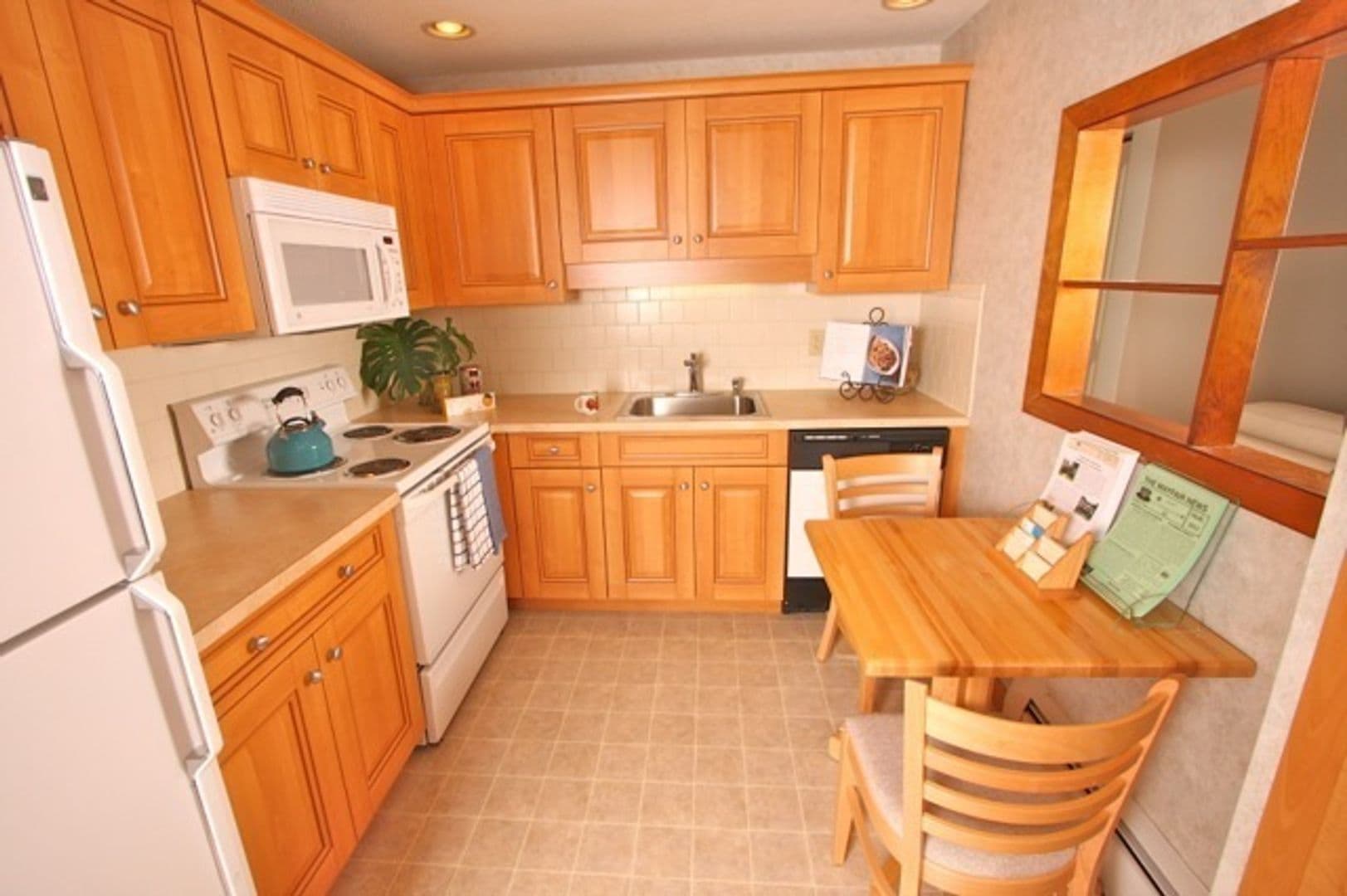 Foxboro Apartment: 173 Chestnut St.