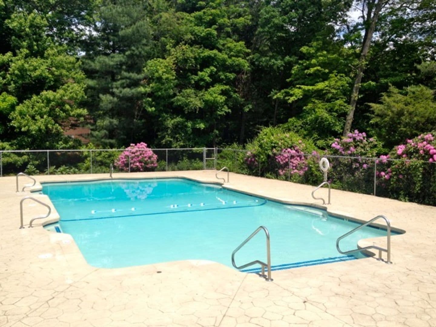 Foxboro Apartment: 173 Chestnut St.