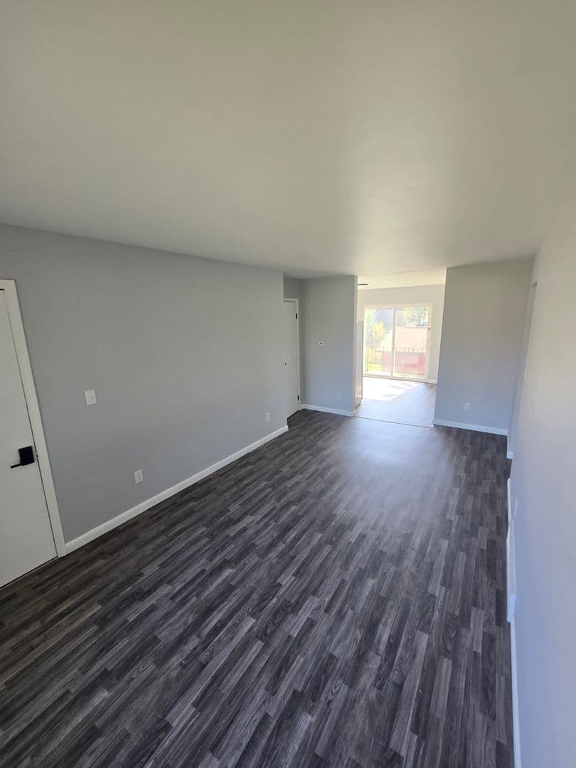 Saginaw Apartment: 1260 Chaffee Ct