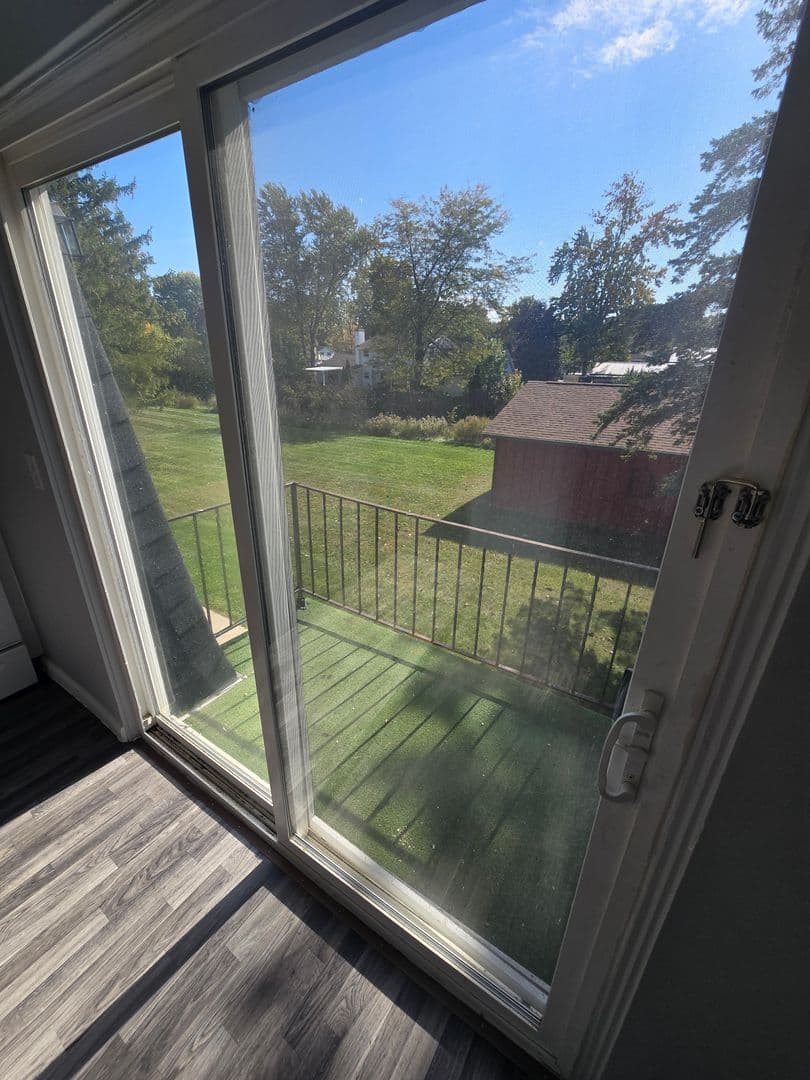 Saginaw Apartment: 1260 Chaffee Ct