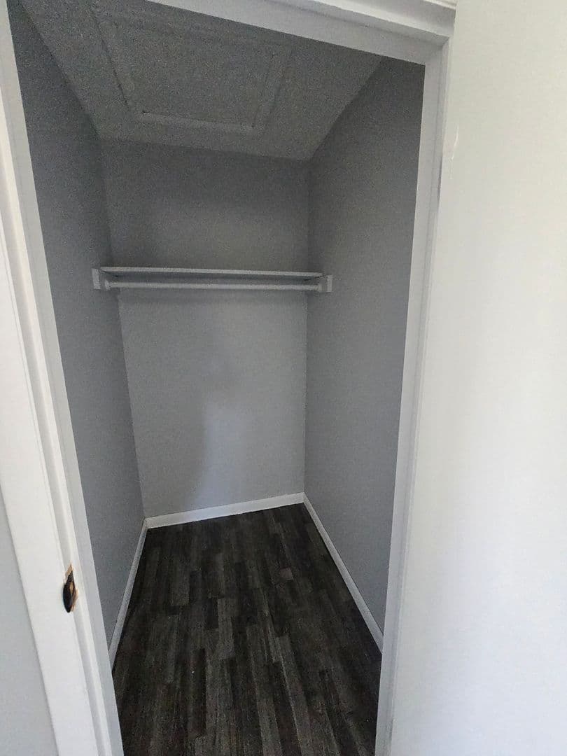 Saginaw Apartment: 1260 Chaffee Ct