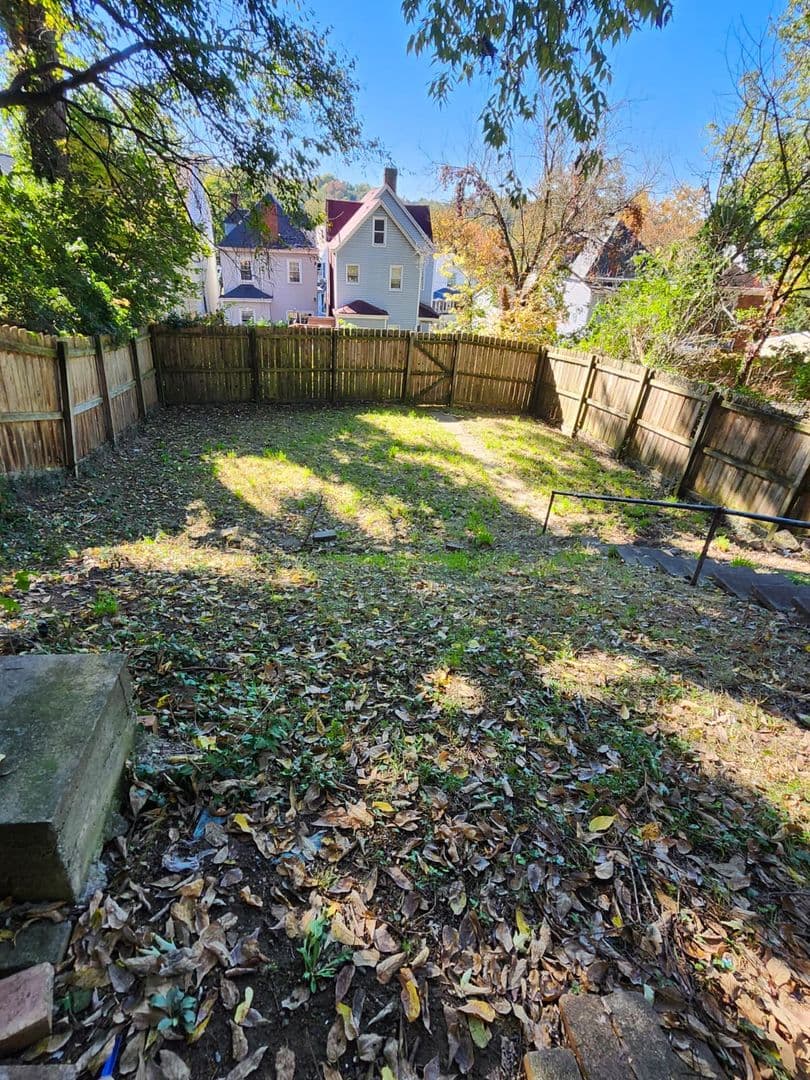 Pittsburgh House: 2731 Merwyn Ave