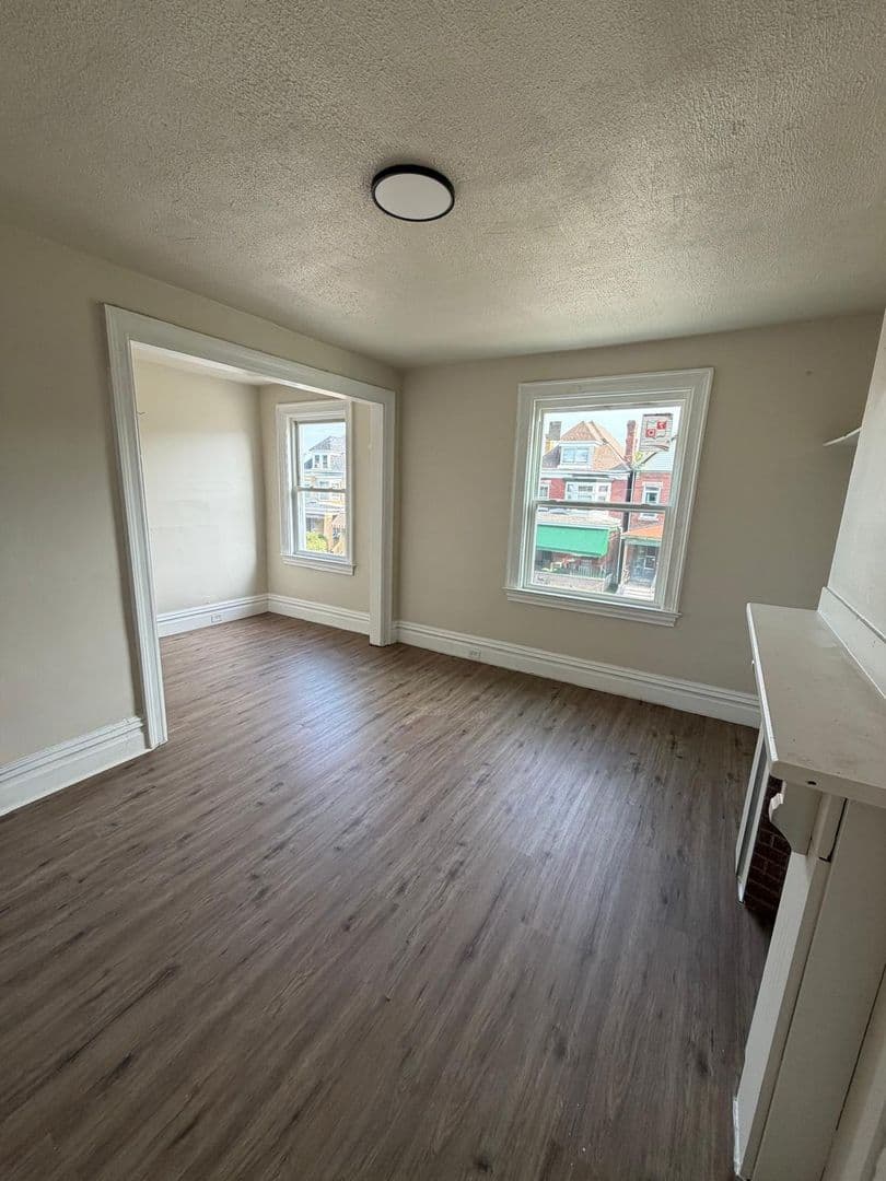 Pittsburgh House: 7122 Idlewild St