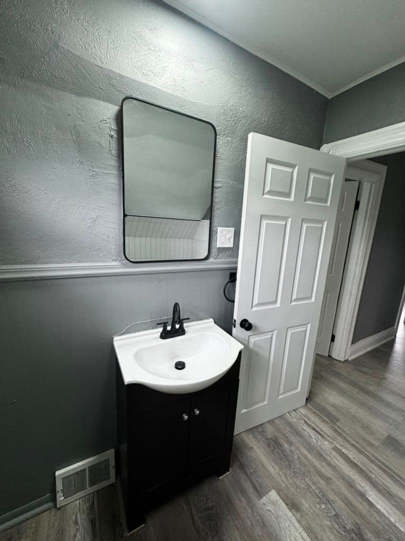 Munhall House: 1717 Martha Street