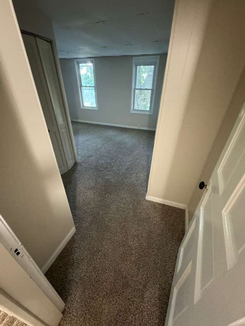Braddock House: 122 N Holland Ave