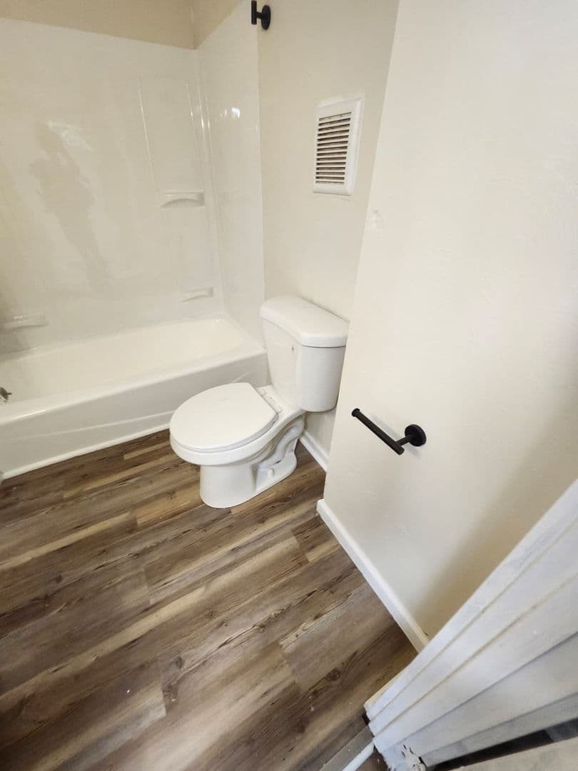 McKees Rocks House: 819 Frank St
