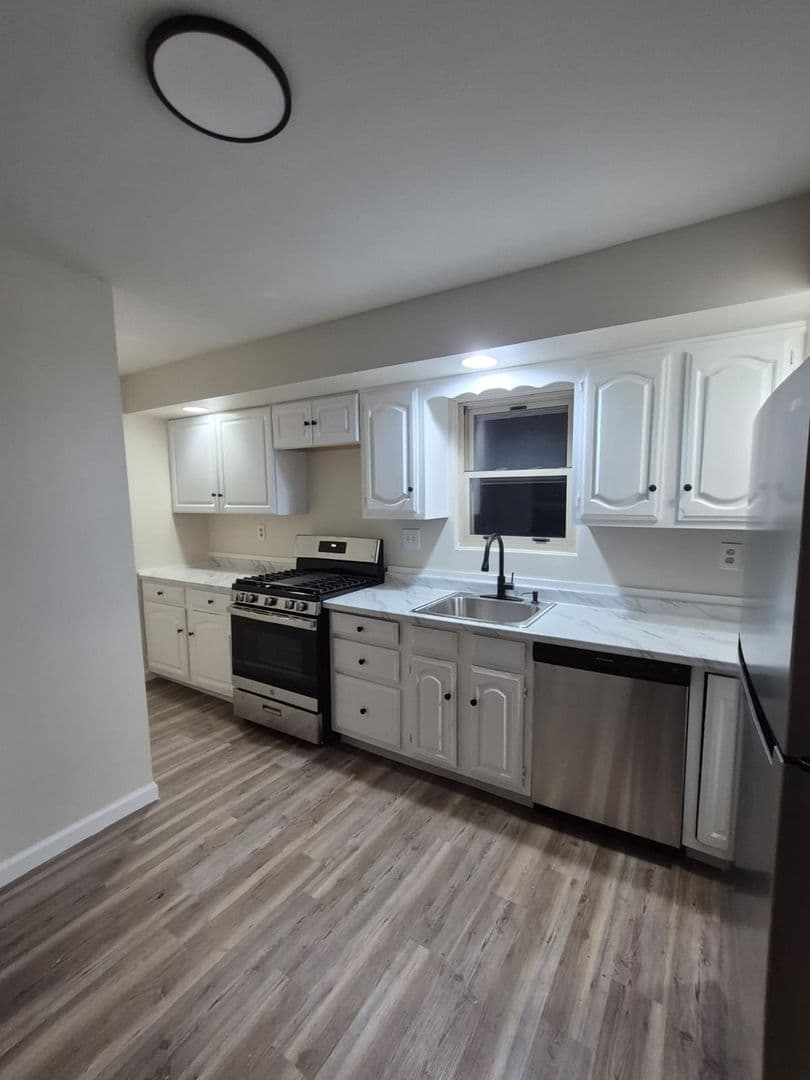 Pittsburgh House: 519 Kilbourne St