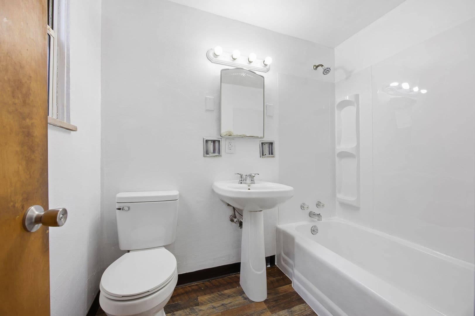 Munhall Apartment: 2106 West Street