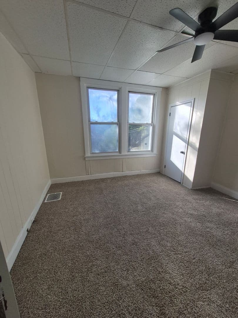 Pittsburgh Apartment: 1400 Hill Ave