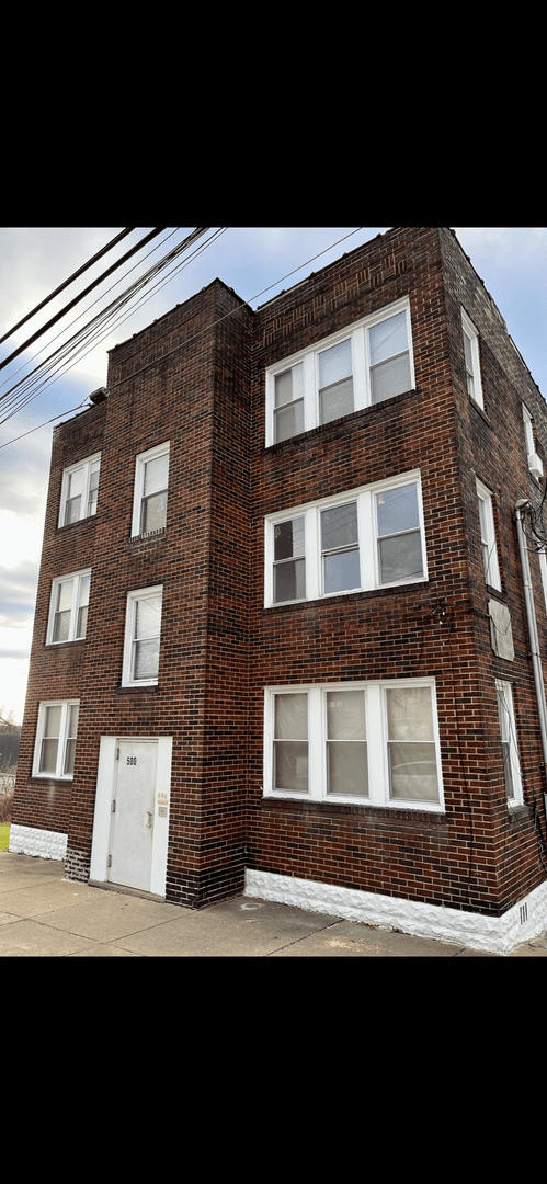 Braddock Apartment: 500 Mills Avenue