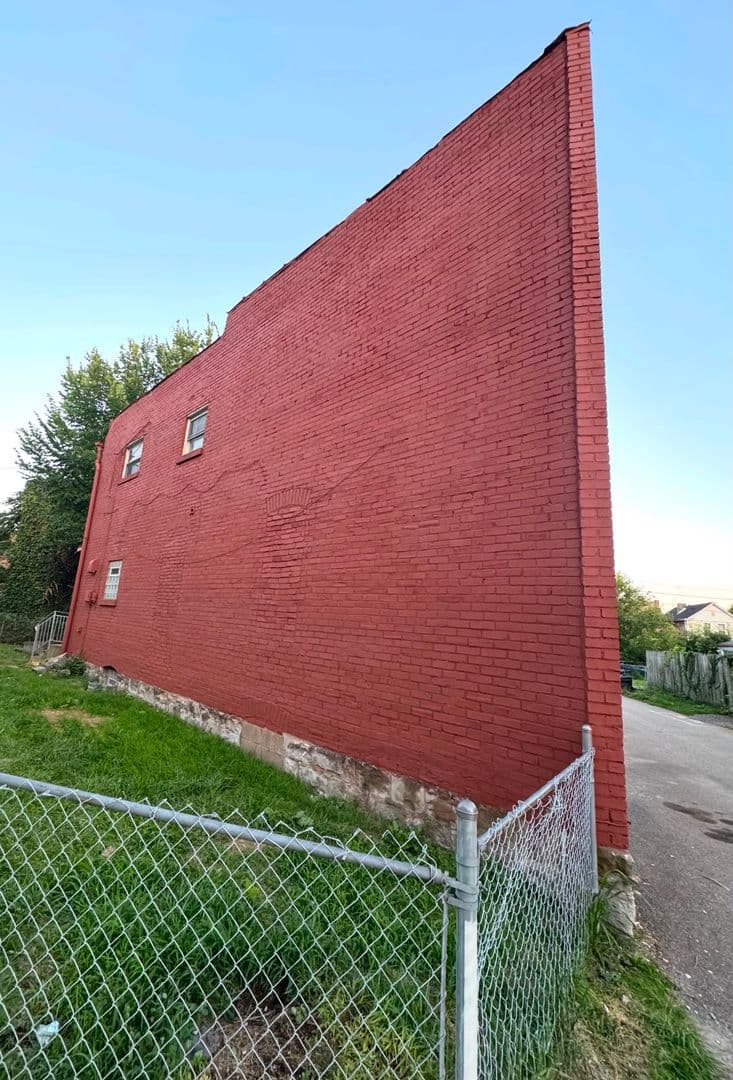 Mc Kees Rocks House: 427 Oak Aly (Shingiss)