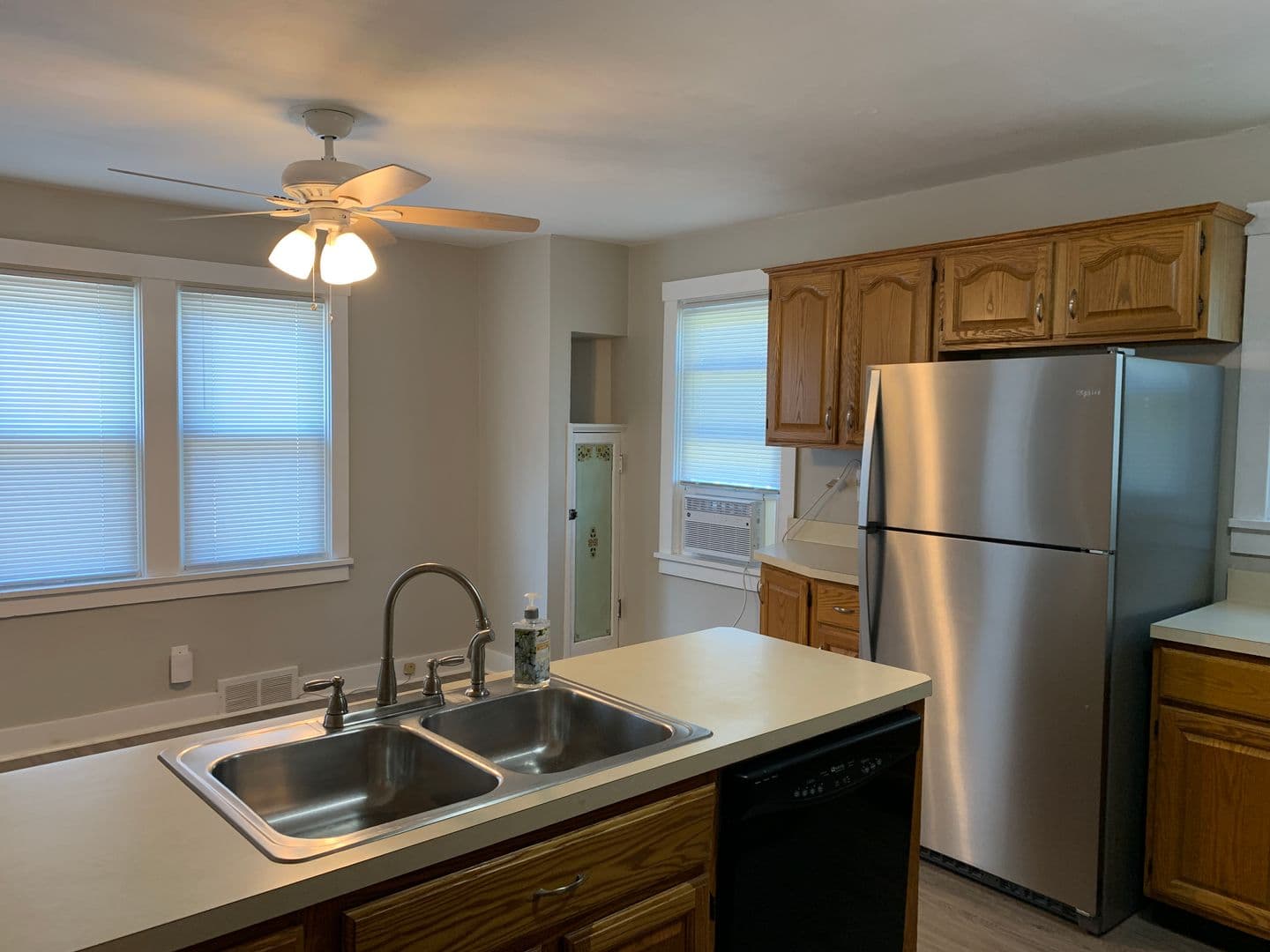 Pittsburgh House: 344 Clarence Street