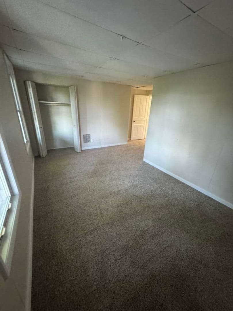 Braddock House: 122 N Holland Ave