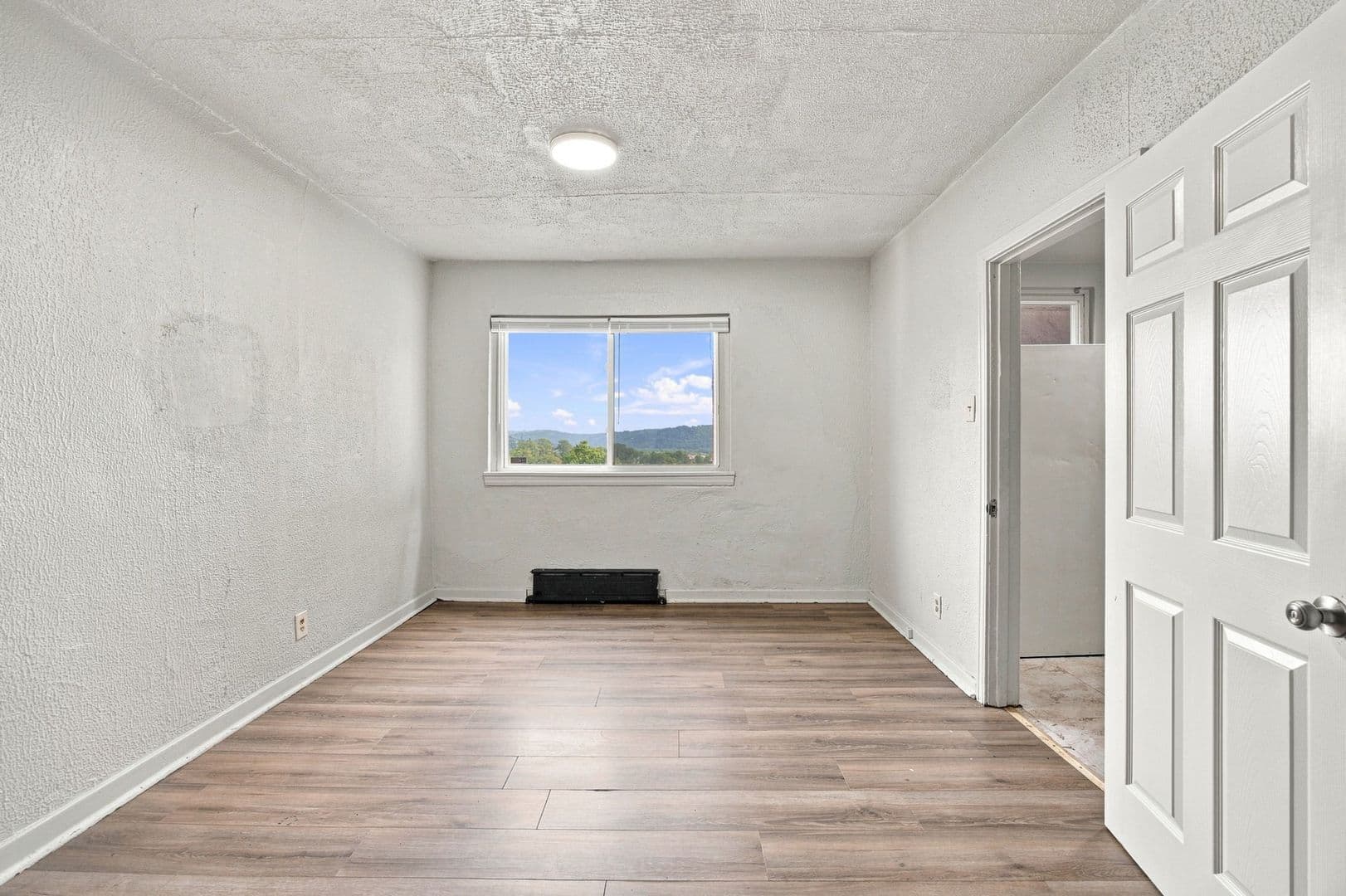 Mckeesport Apartment: 2937-2939 Freeland St