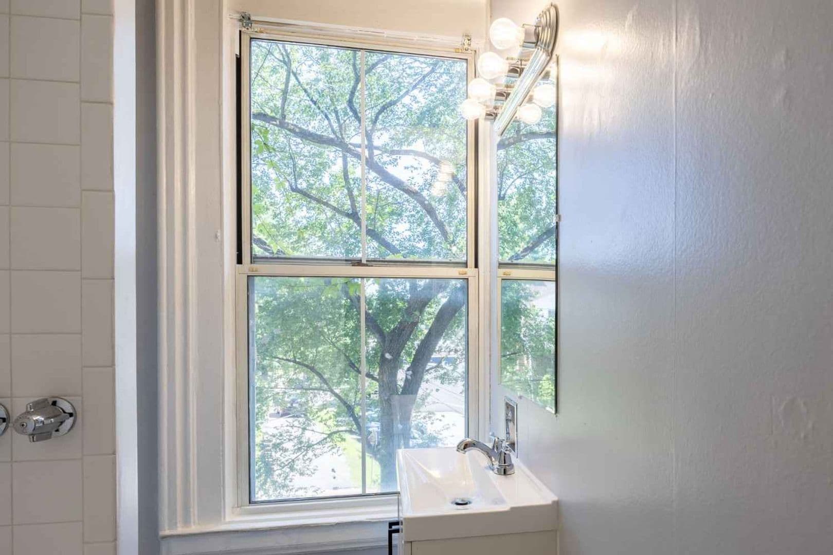 Pittsburgh Apartment: 991 Leon Road