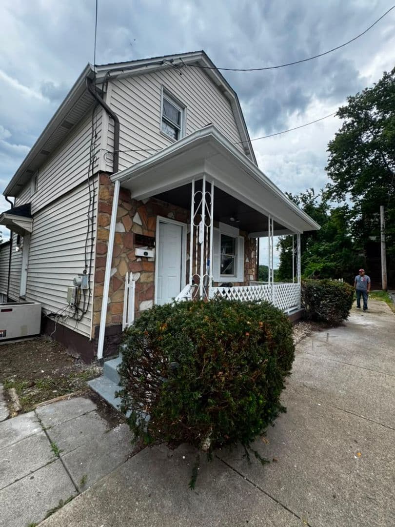 Munhall House: 1717 Martha Street
