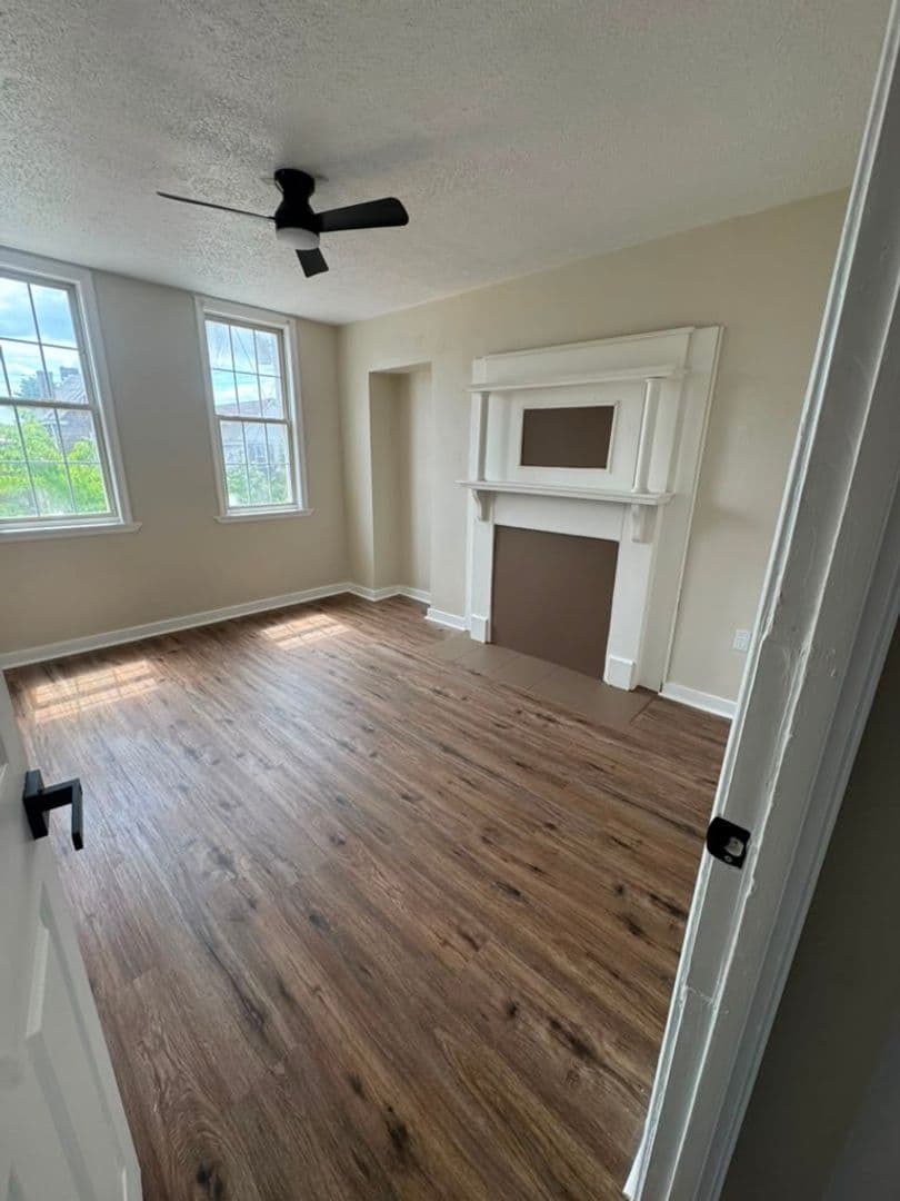 McKees Rocks House: 1124 Race St