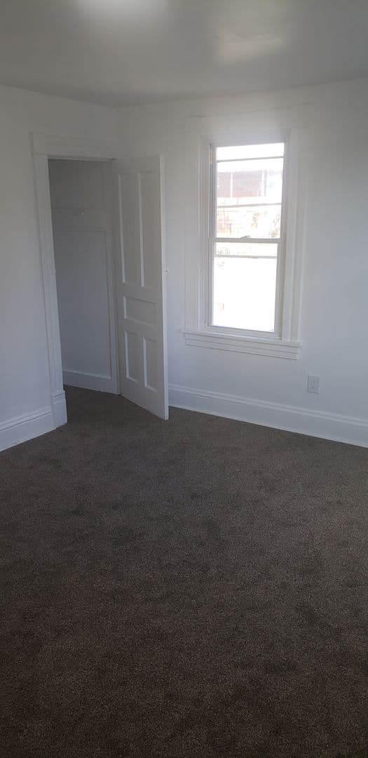 Braddock Apartment: 513 Stokes Avenue