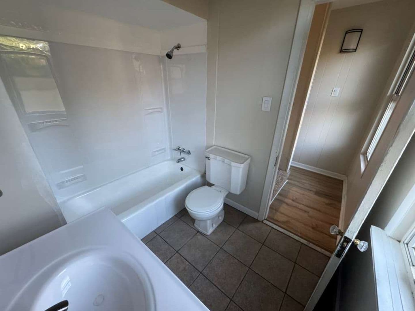 Braddock House: 122 N Holland Ave
