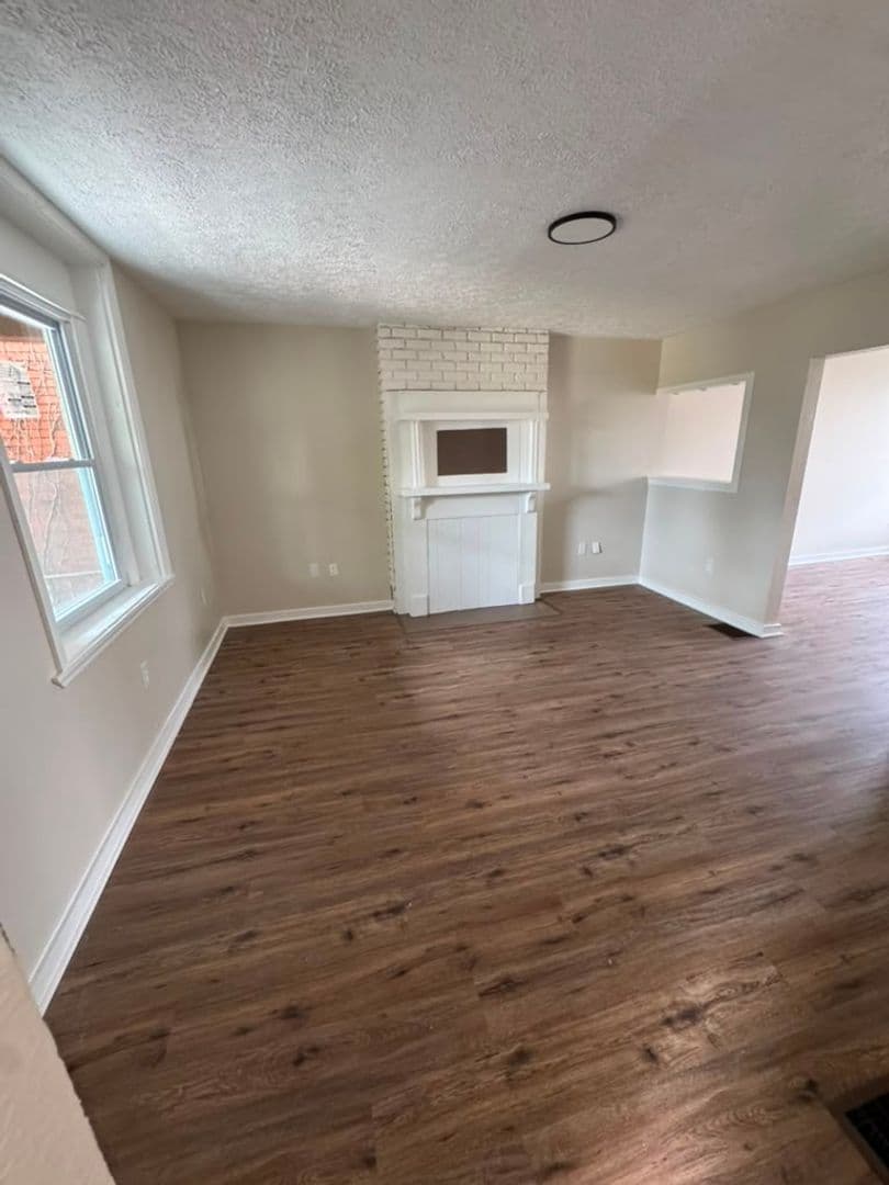 McKees Rocks House: 1124 Race St