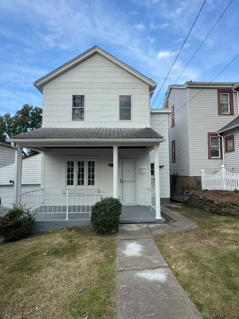 Pittsburgh House: 1407 Superior St