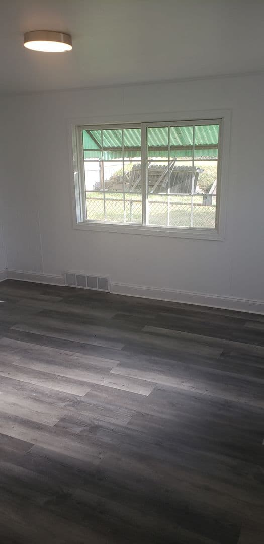 Braddock Apartment: 513 Stokes Avenue