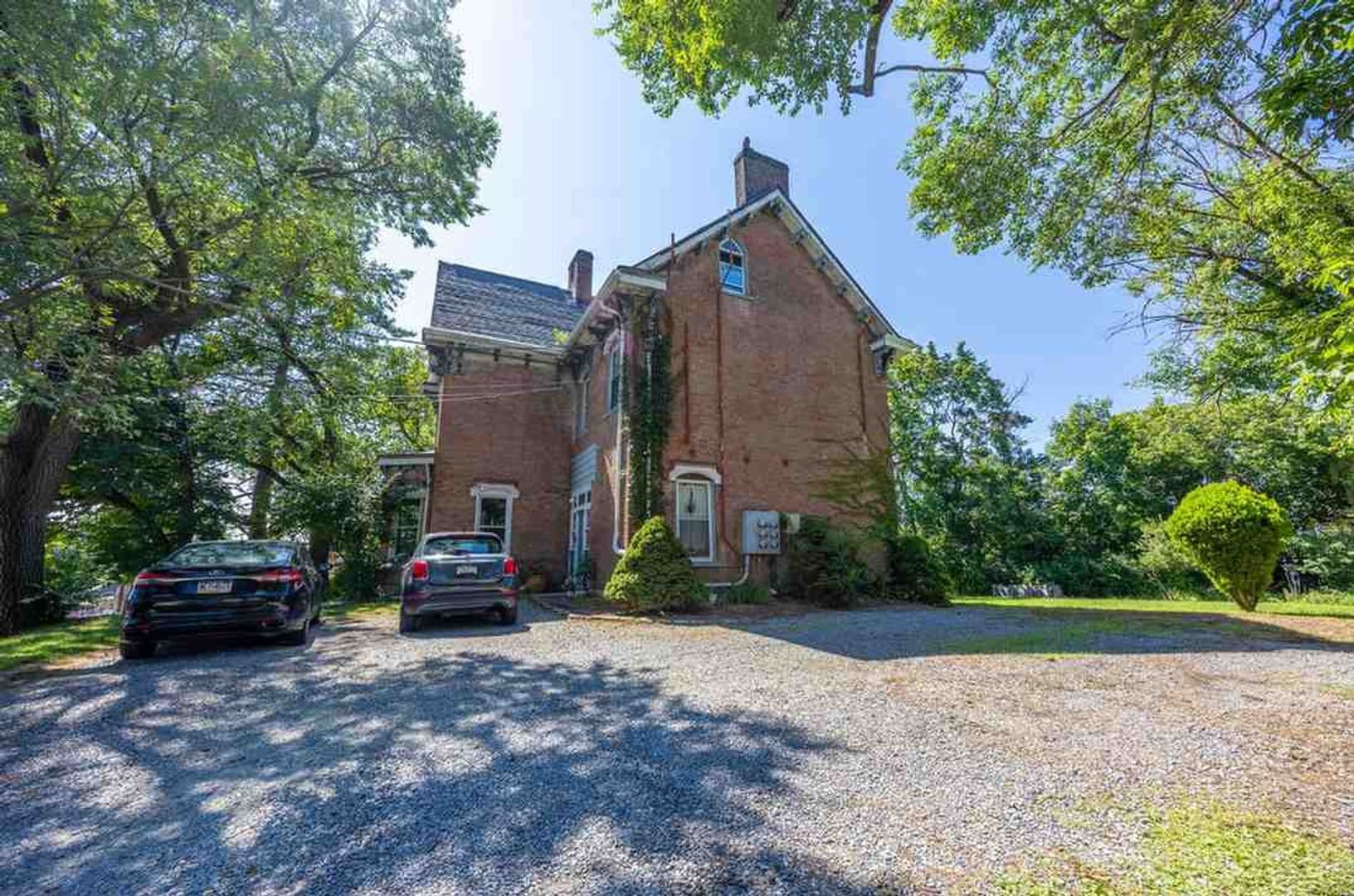 Pittsburgh Apartment: 991 Leon Road