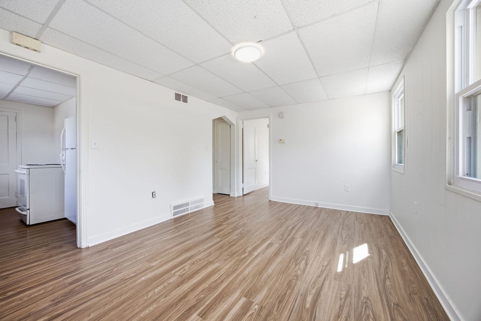 South Park Township Apartment: 6535-6537 Library Road