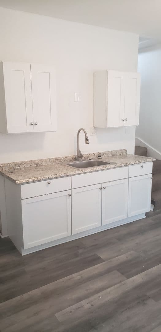 Braddock Apartment: 513 Stokes Avenue