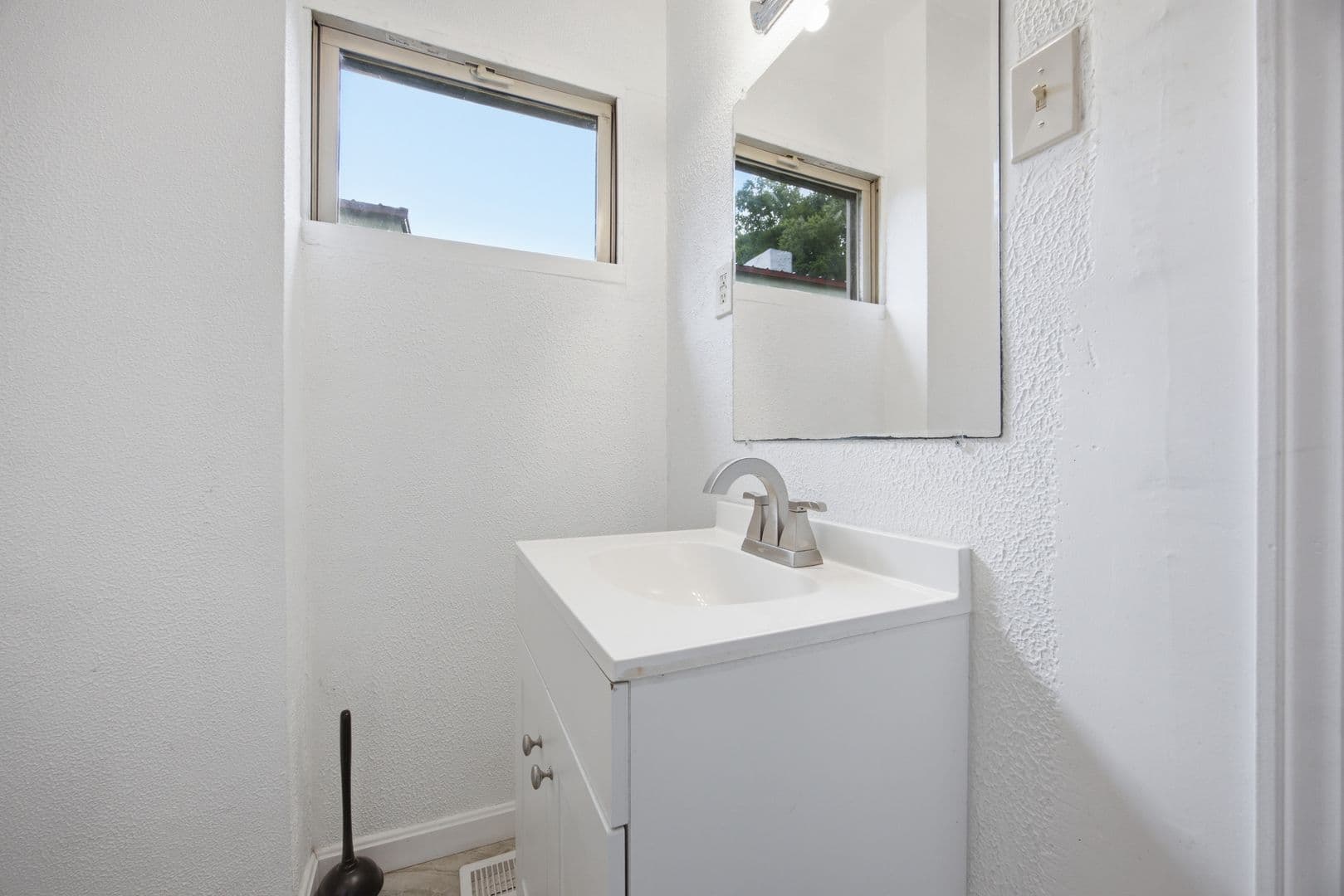 Pittsburgh Apartment: 2822 Salisbury Street
