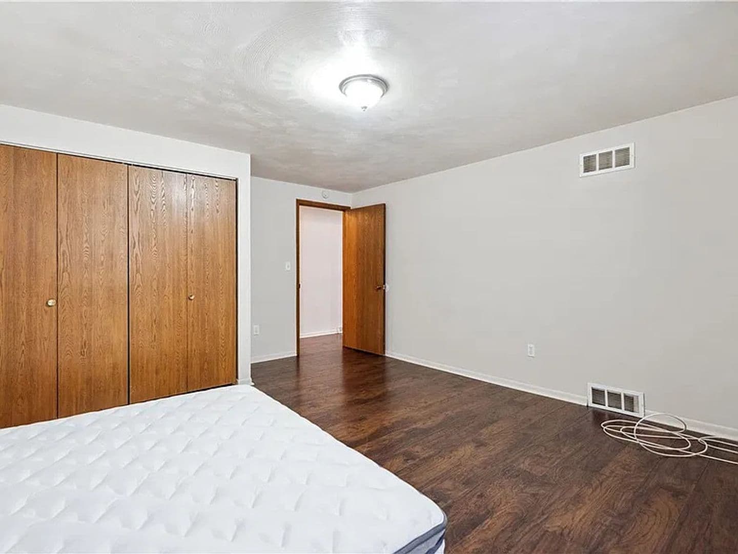 MC KEES ROCKS Apartment: 103 Ella St