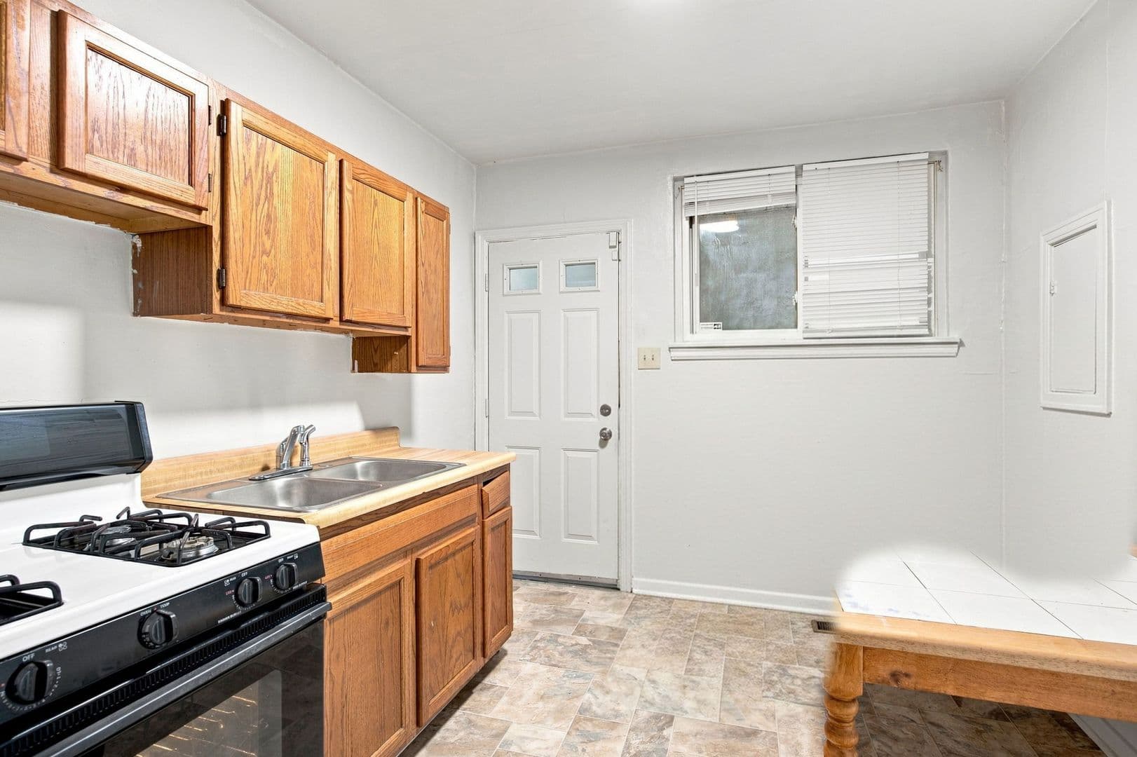 Mckeesport Apartment: 2937-2939 Freeland St