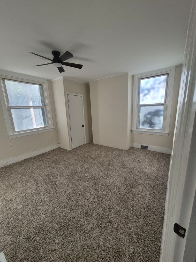 Pittsburgh Apartment: 1400 Hill Ave