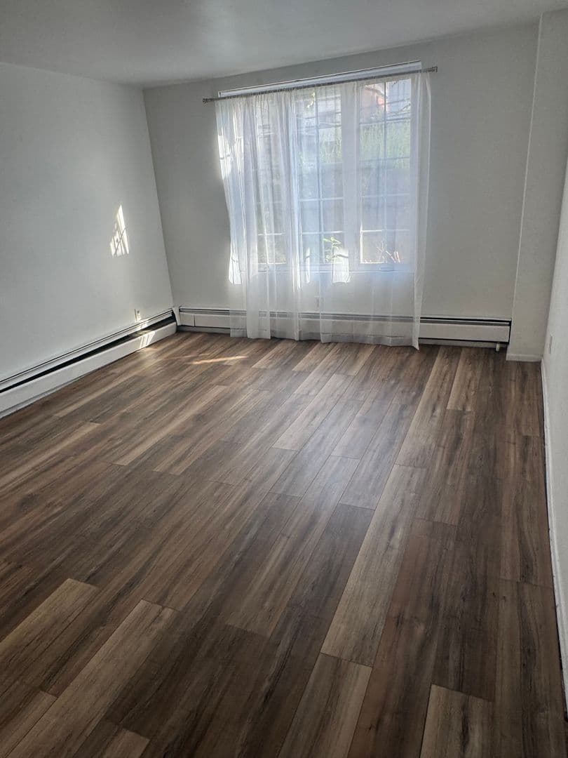 Pittsburgh Apartment: 640 College St.