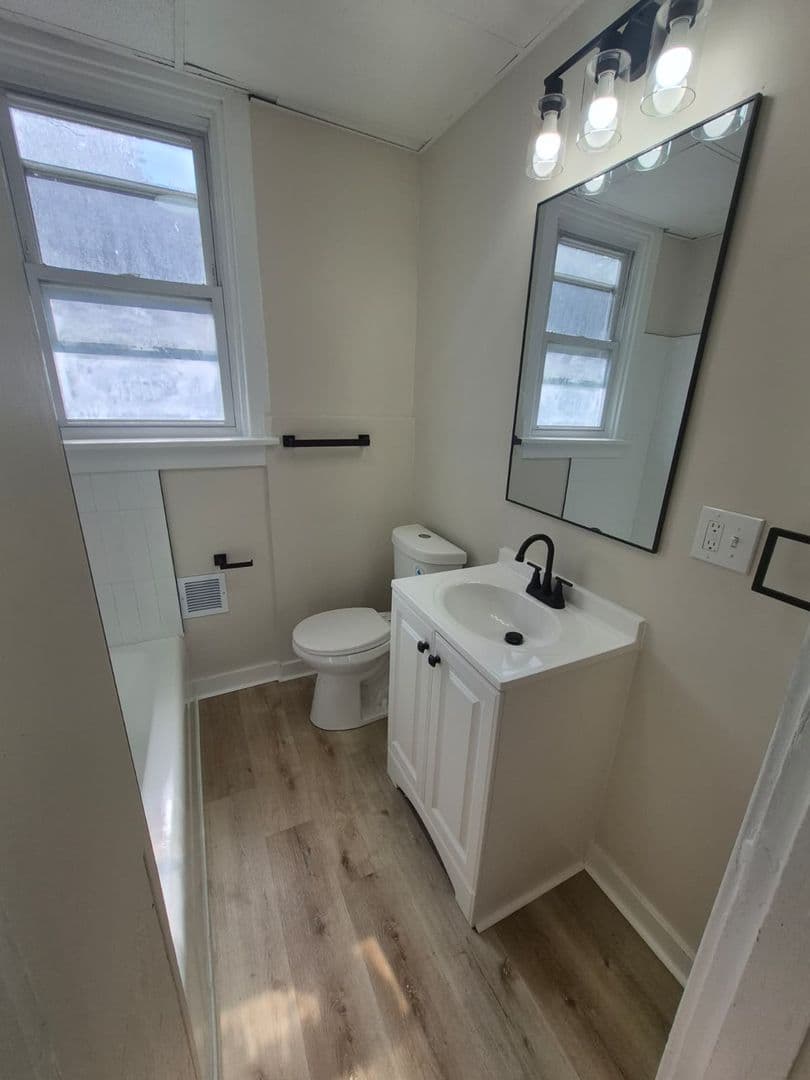 Pittsburgh Apartment: 1400 Hill Ave