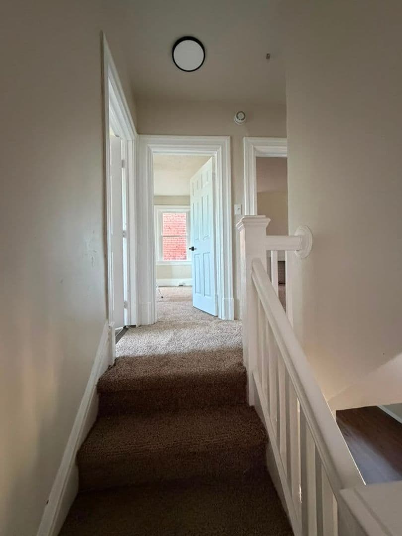 Pittsburgh House: 215 Moore Ave