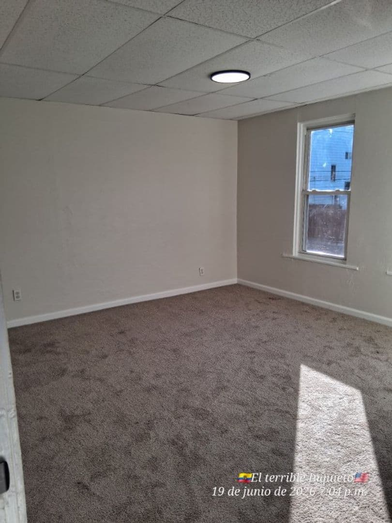 Tarentum House: 115 W 8th Avenue