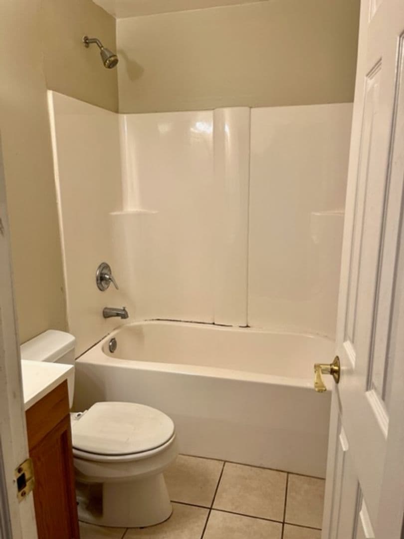 McKeesport Apartment: 1100 Oneil Boulevard
