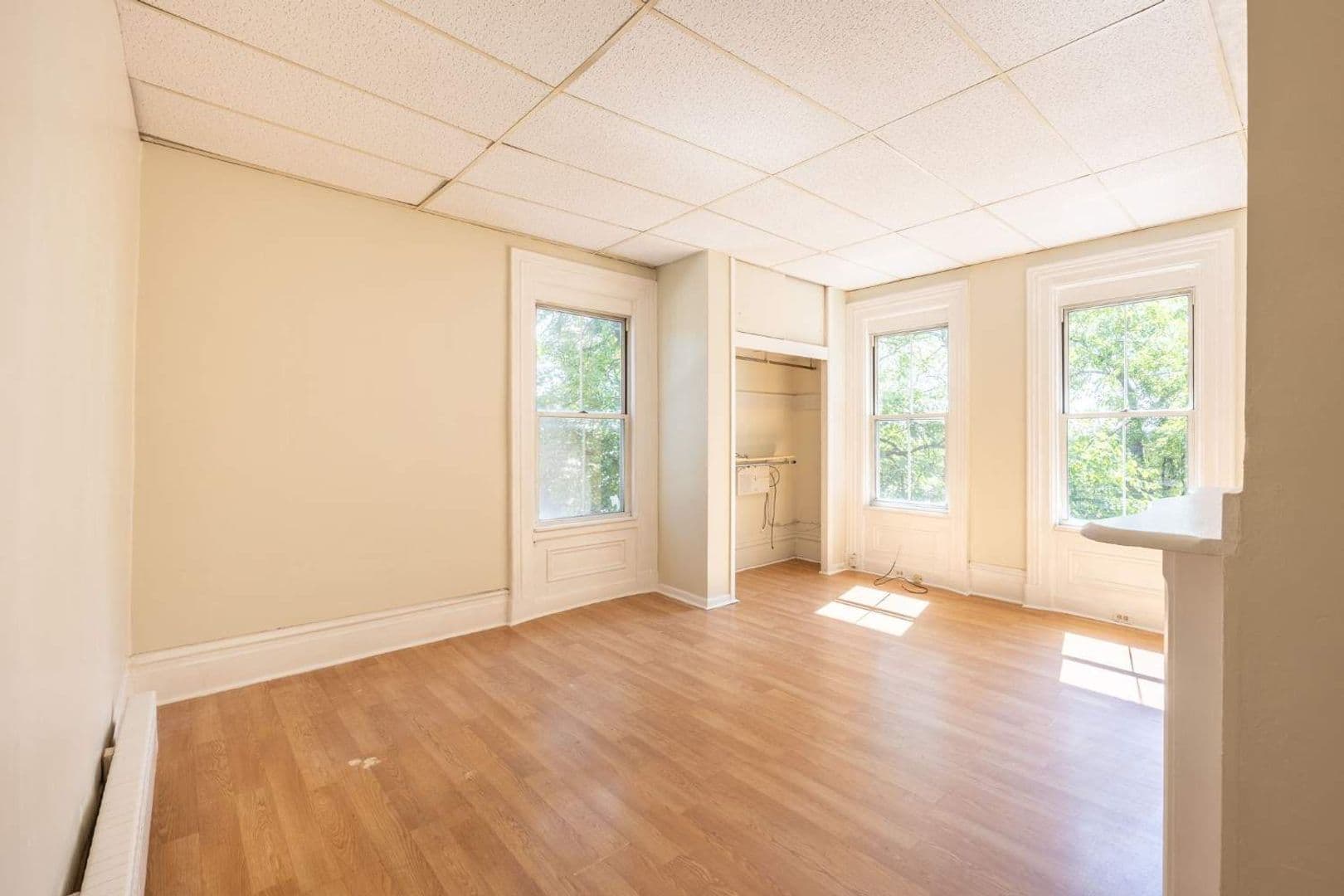 Pittsburgh Apartment: 991 Leon Road