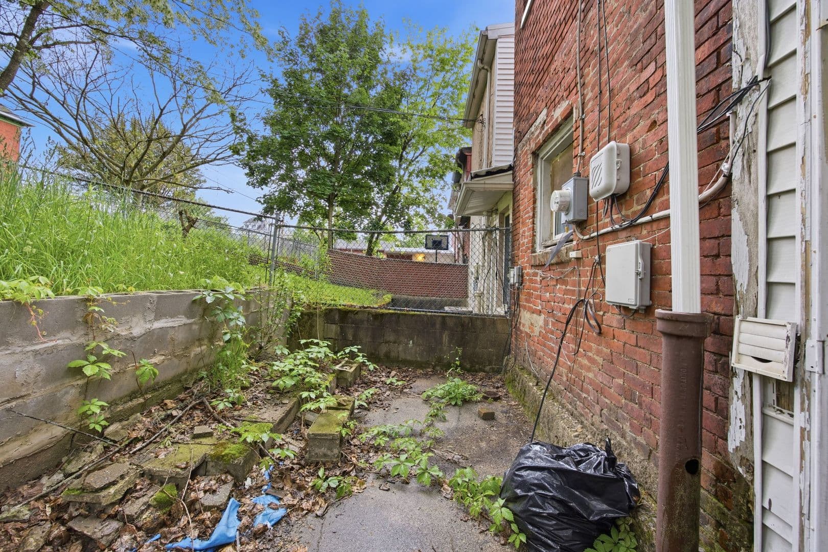 Pittsburgh House: 616 Lillian Street