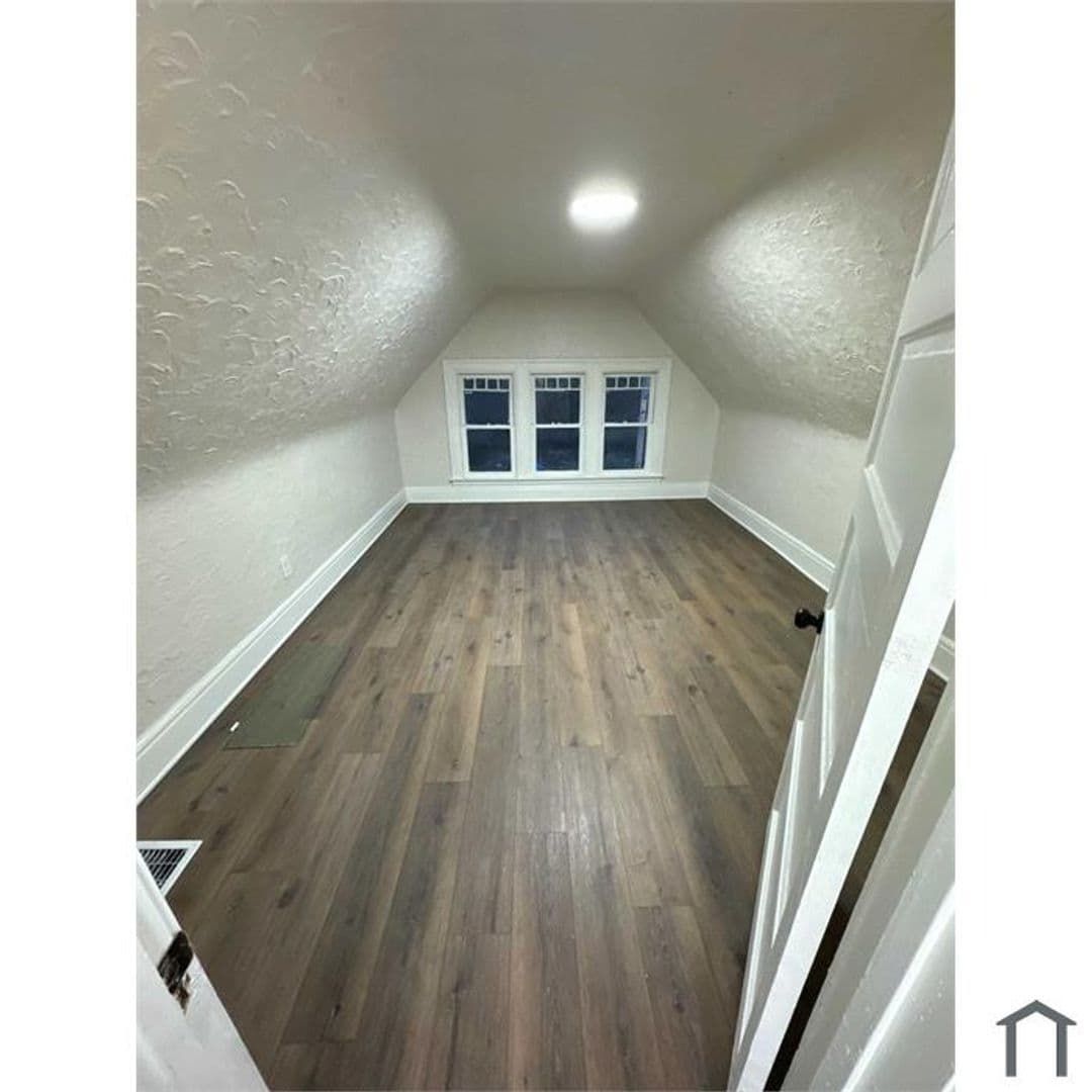 Pittsburgh House: 7936 Tacoma St