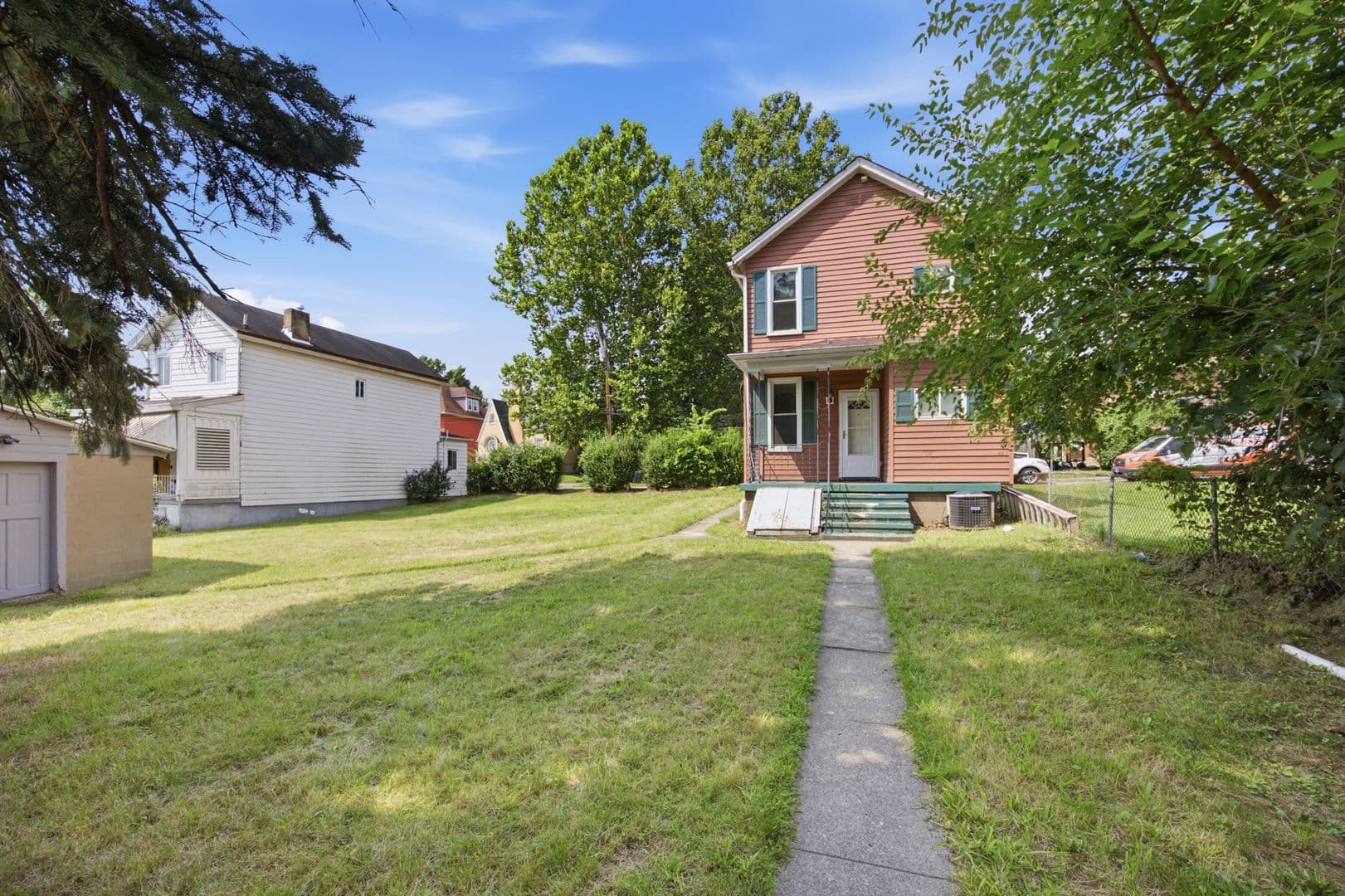Duquesne House: 827 Hinnerman Street