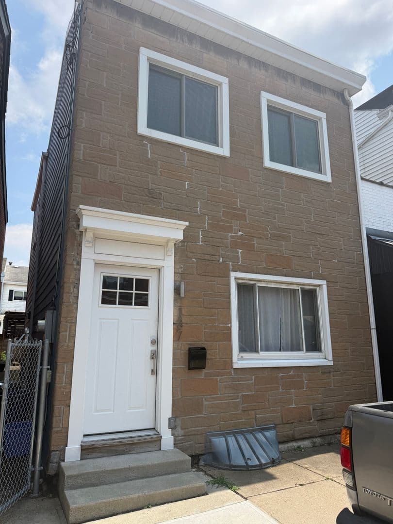 Pittsburgh Townhome: 137 S 15th Street