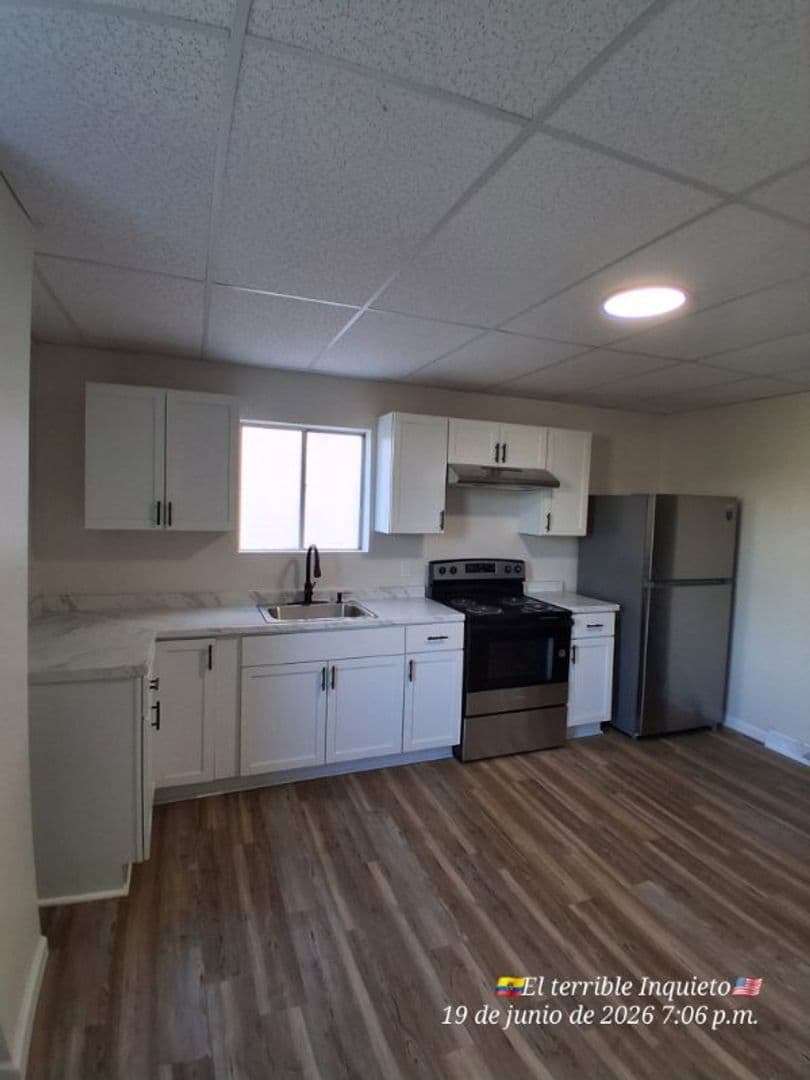 Tarentum House: 115 W 8th Avenue