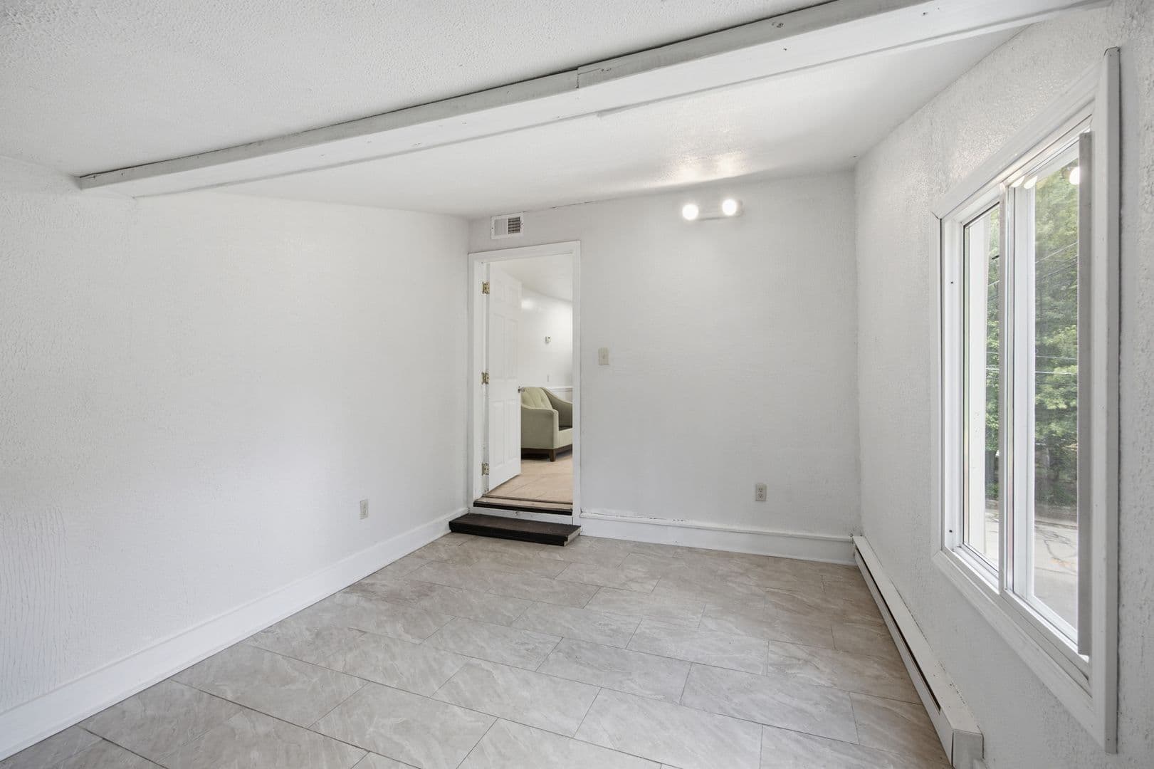 Pittsburgh Apartment: 2822 Salisbury Street