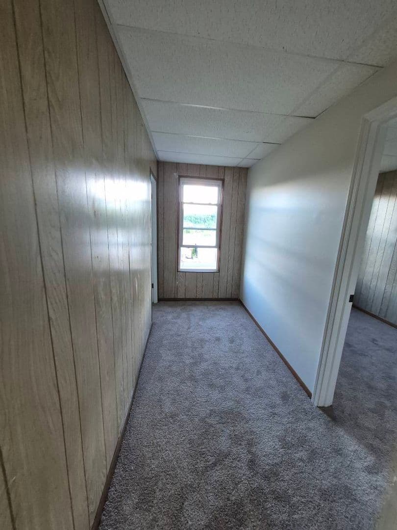 Tarentum House: 115 W 8th Avenue
