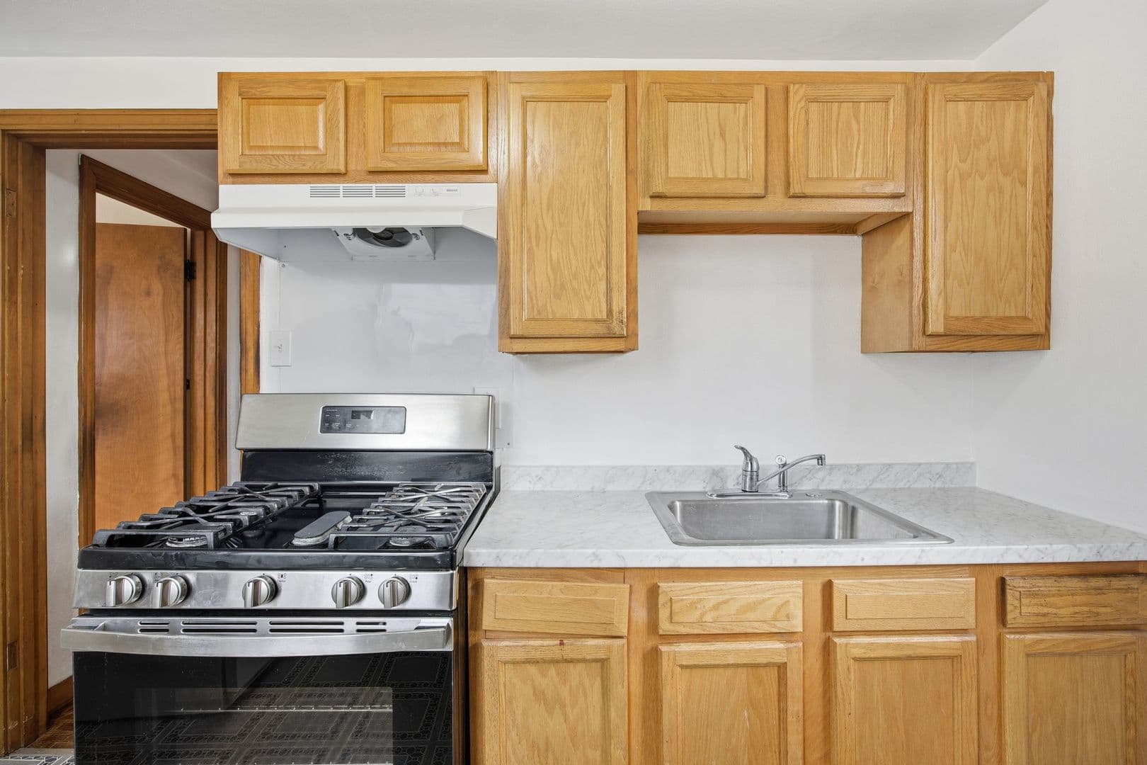 Munhall Apartment: 2106 West Street