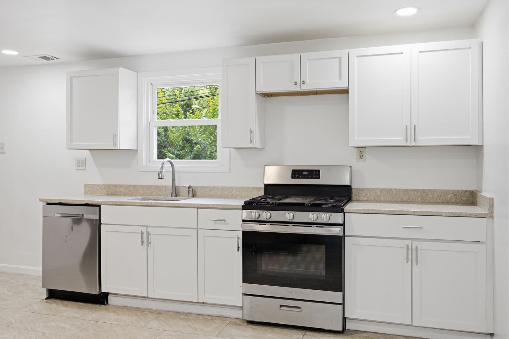 Pittsburgh Apartment: 2822 Salisbury Street