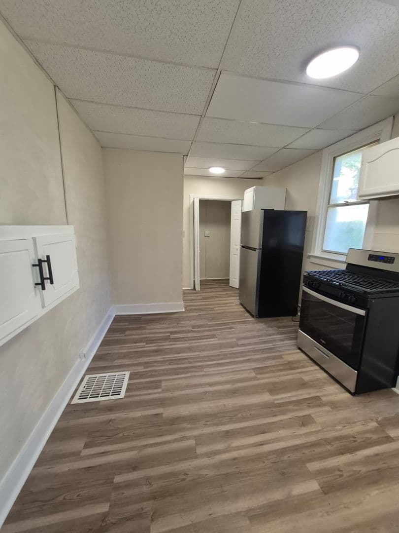 Pittsburgh Apartment: 1400 Hill Ave